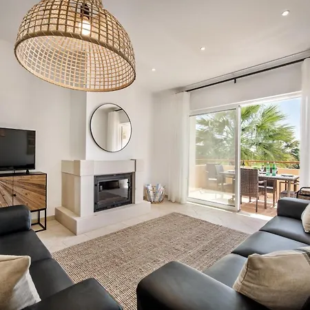 Apartment Modern And Spacious Two Bedroom